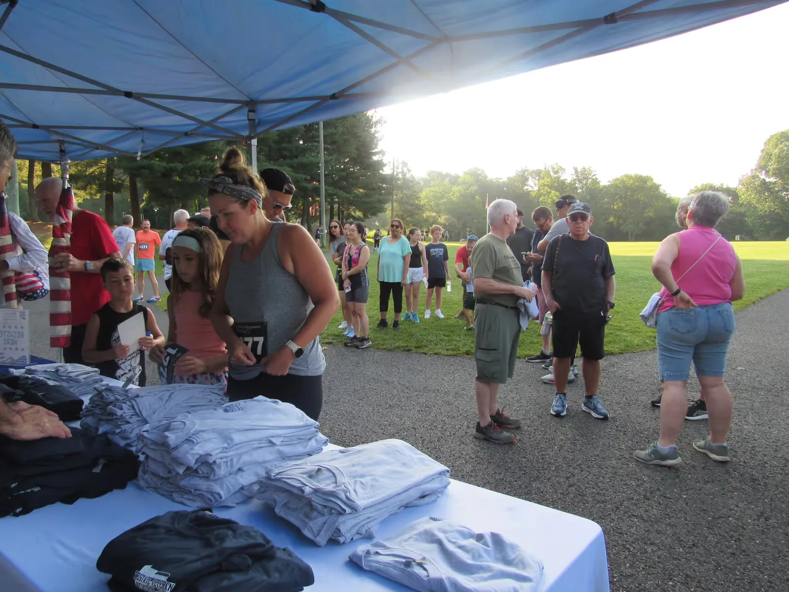 Shirt pickup, minutes before the start
